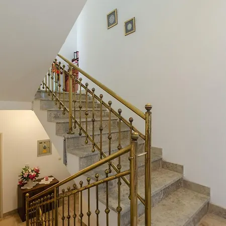 Stefan Apartment *