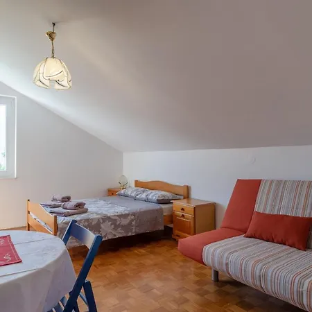 Stefan Apartment